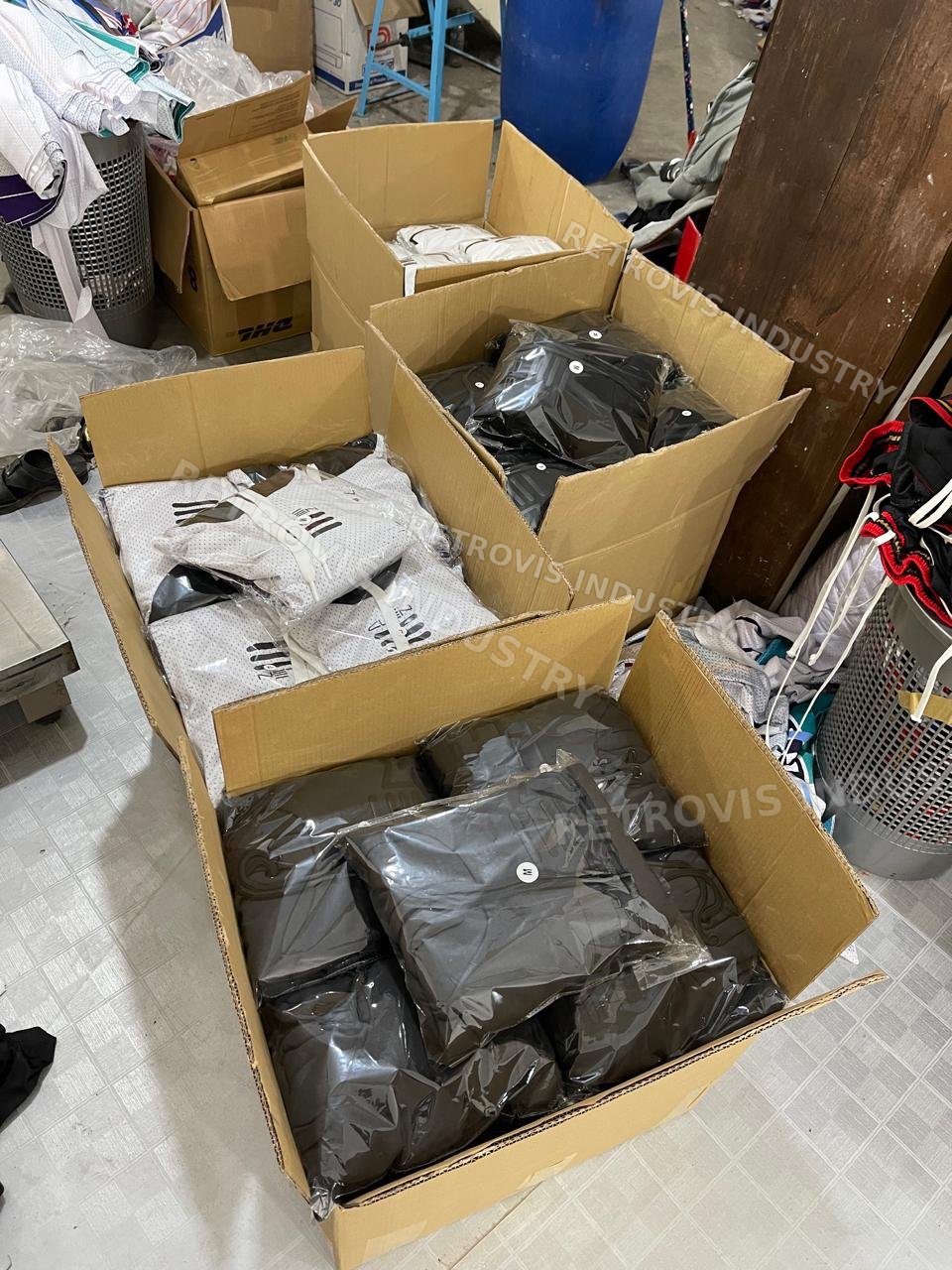 Poly-bagging garments